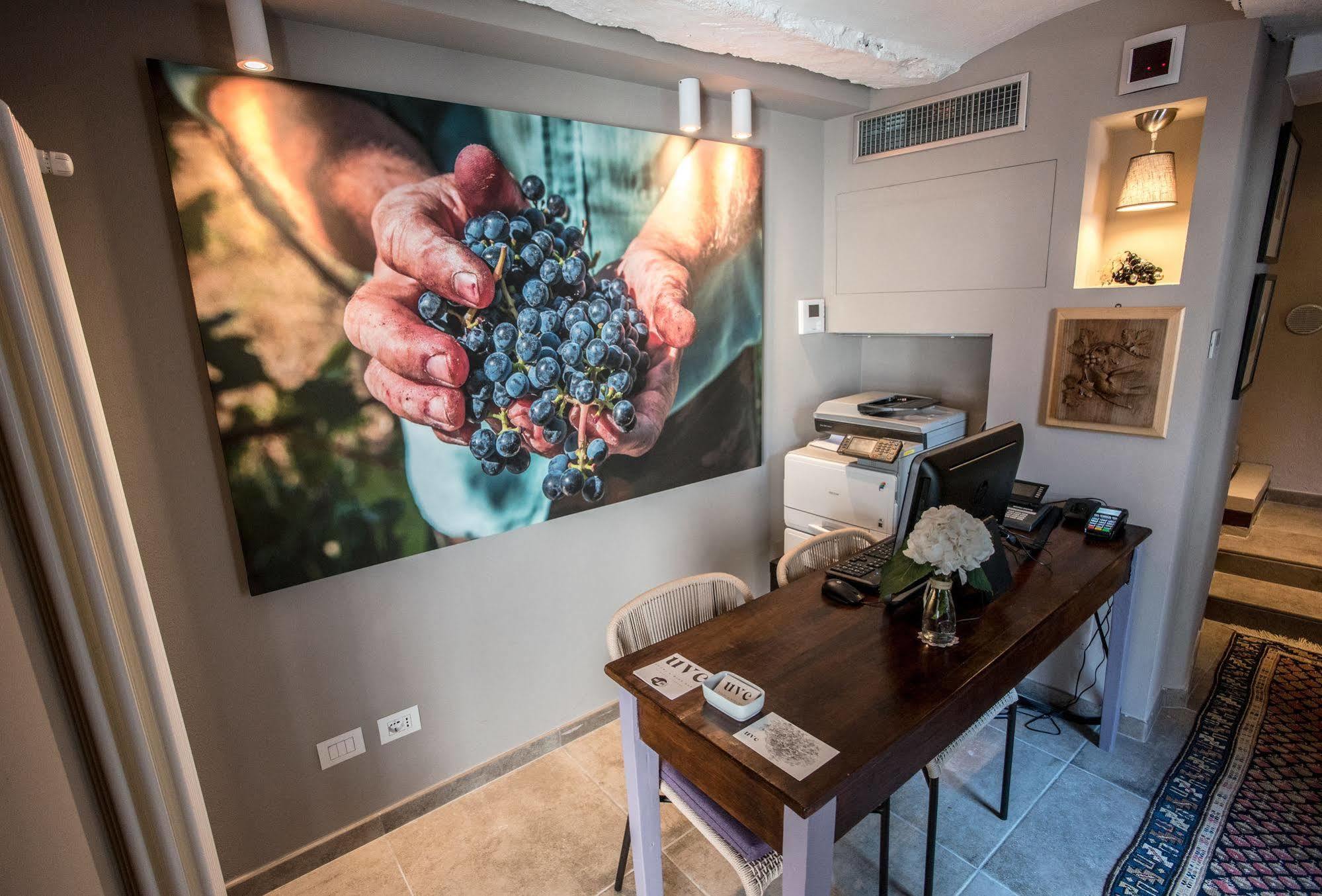 Uve Rooms & Wine Bar Ла Морра Экстерьер фото