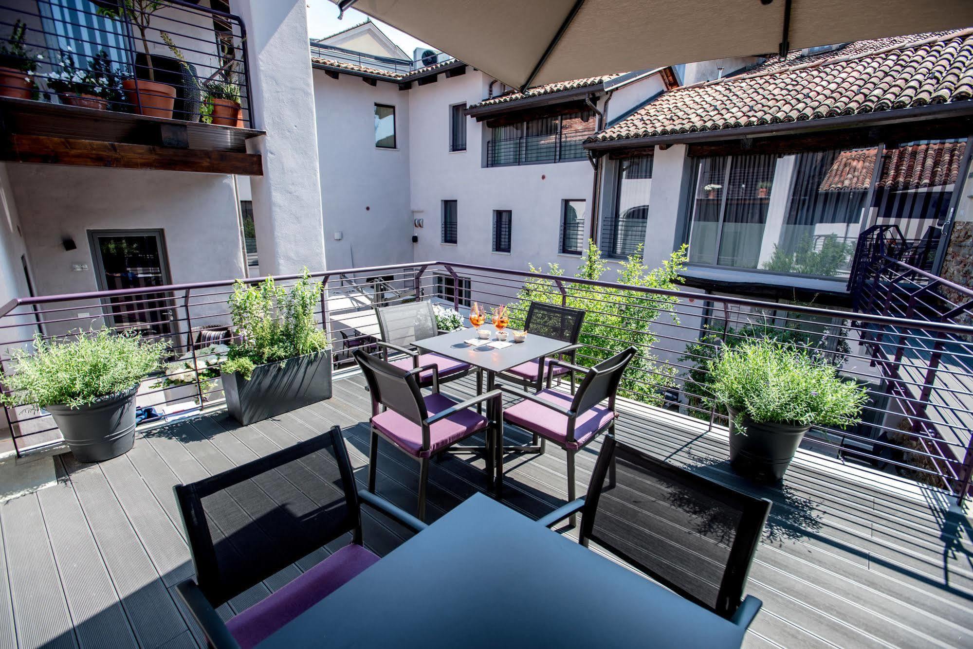 Uve Rooms & Wine Bar Ла Морра Экстерьер фото
